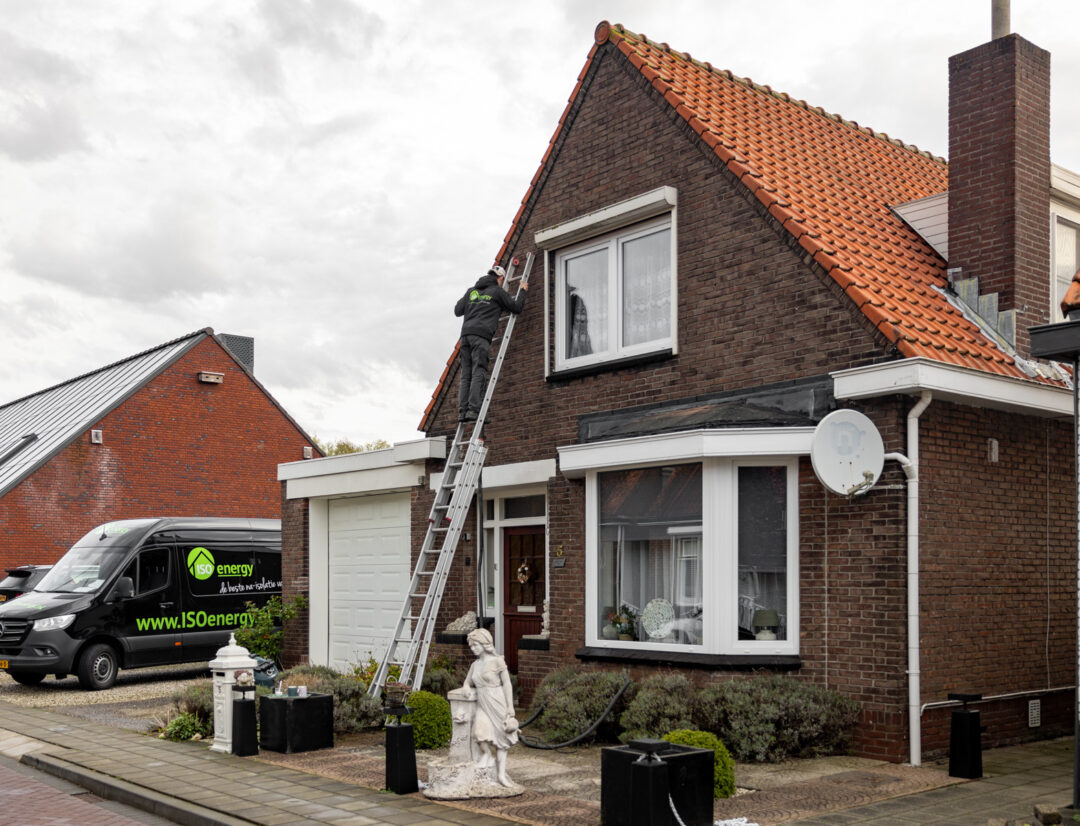 isolatiebedrijf in Zeeland isoleert een spouwmuur. Zeven tips voor het inschakelen van een isolatiebedrijf